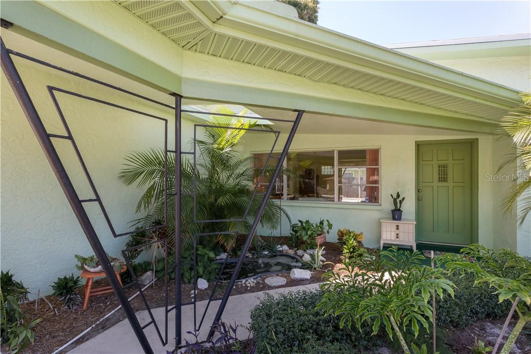 954 Fountainhead Dr., Largo, FL 33770