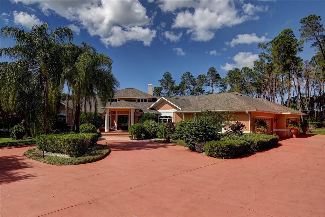 1801 Country Ln., Palm Harbor, FL 34683