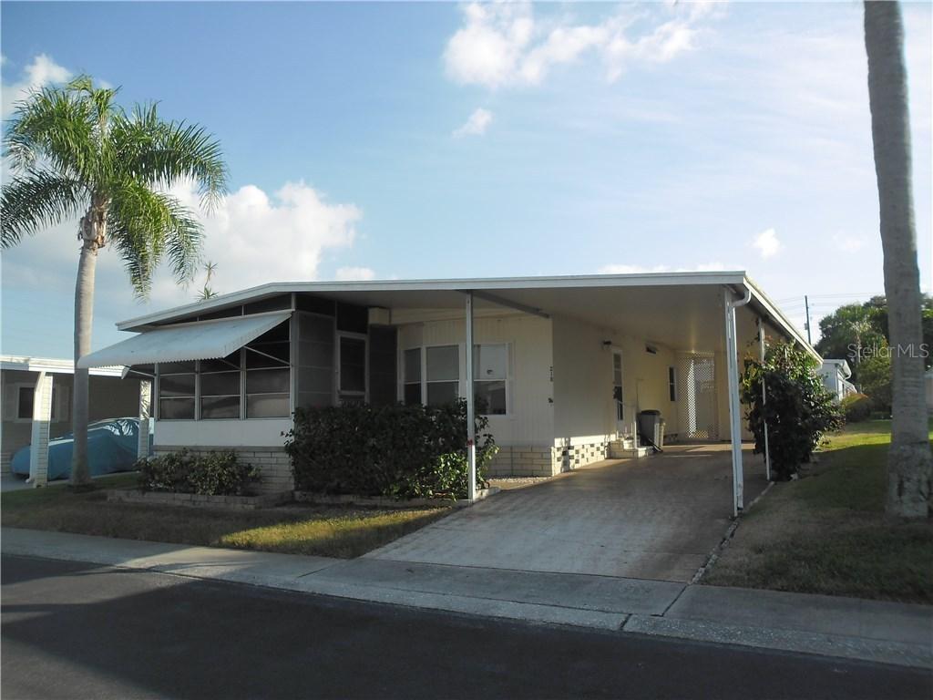 218 Red Maple Dr., Palm Harbor, FL 34684