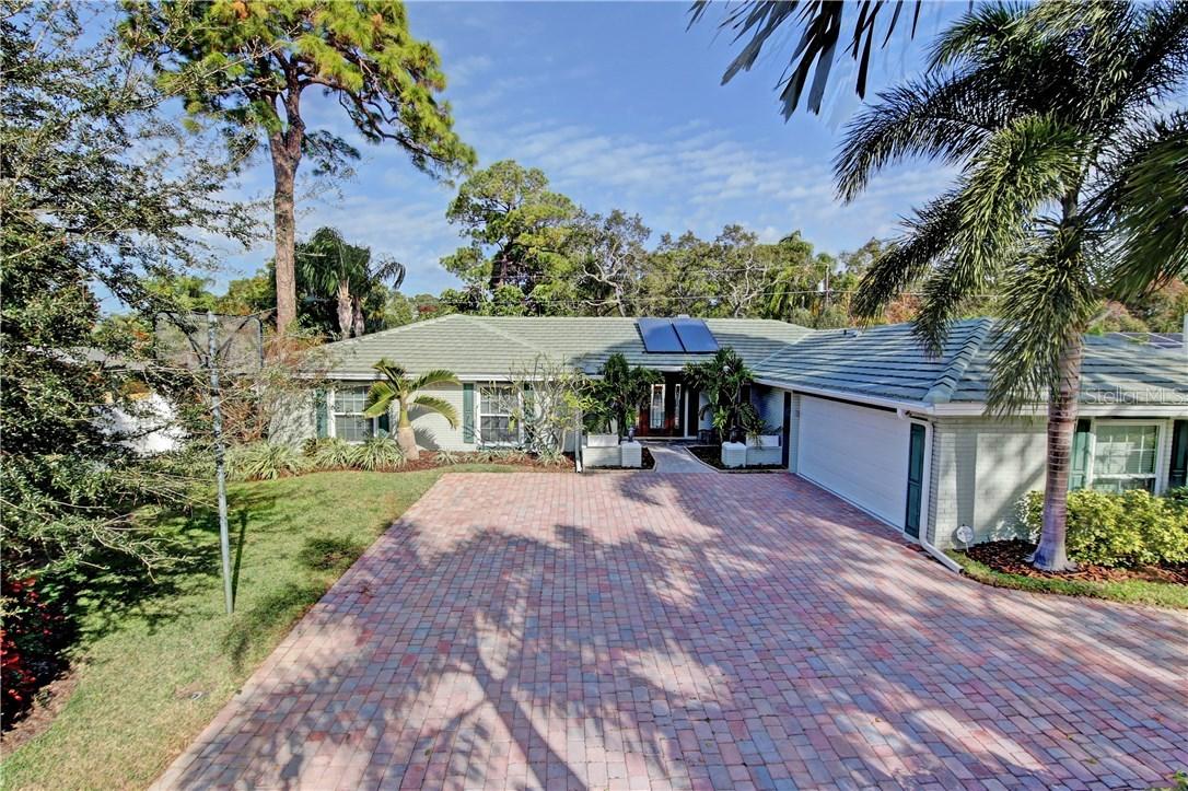 804 Jacaranda Dr., Largo, FL 33770