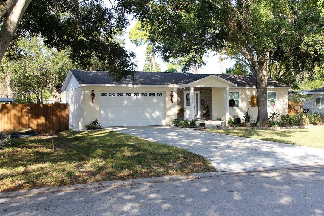 1524 Essex Dr., St Petersburg, FL 33710
