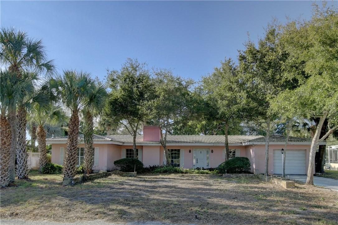 216 Orangewood Ln., Largo, FL 33770