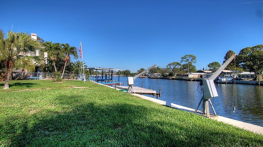 214 Sunlit Cove Dr., St Petersburg, FL 33702