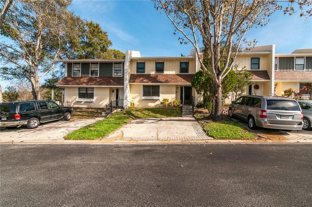 1331 Abbey Crescent Ln., Clearwater, FL 33759