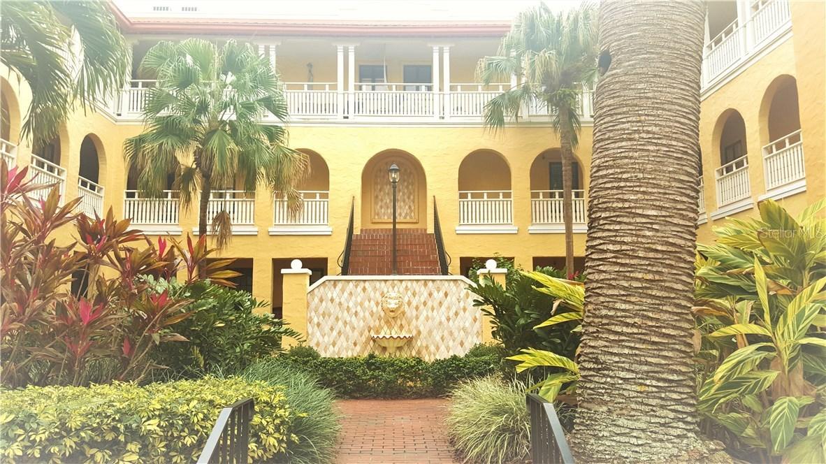 210 22nd Ave. #9, St Petersburg, FL 33704