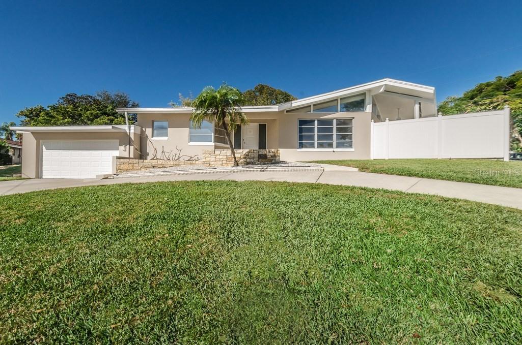 1520 Brookside Blvd., Largo, FL 33770