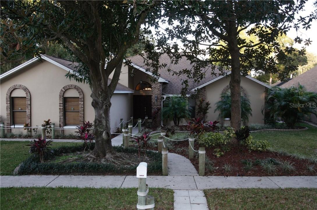 3802 Hollow Wood Dr., Valrico, FL 33596