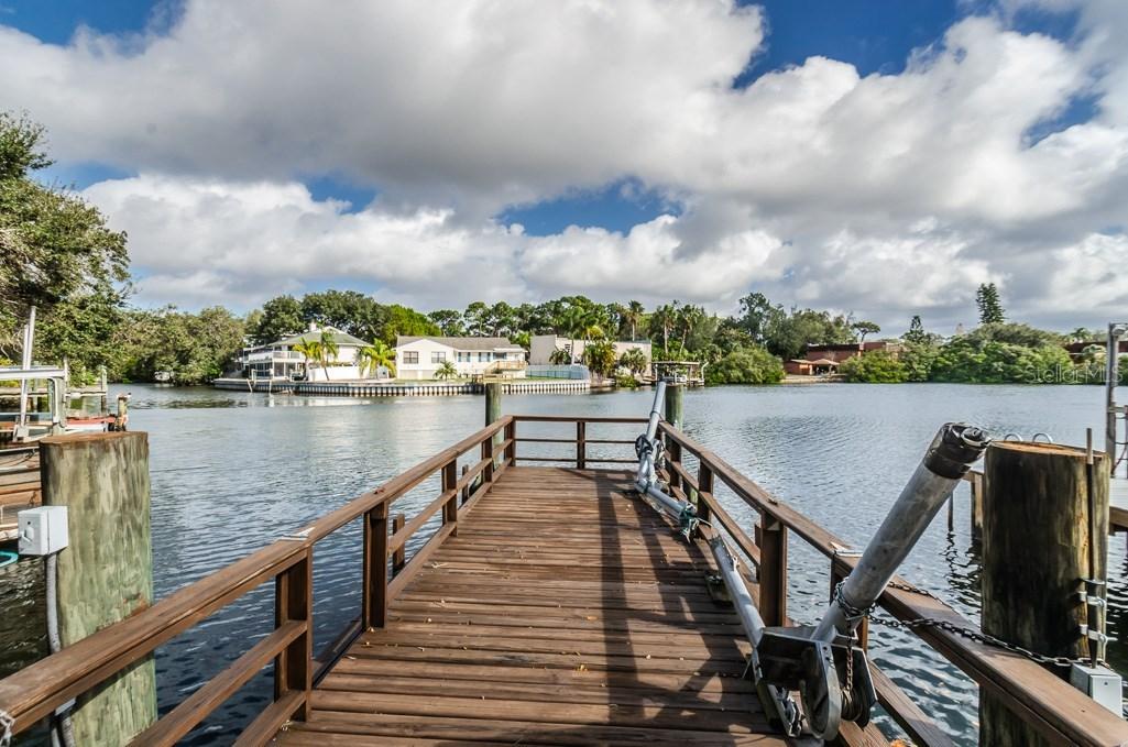 585 Westwinds Dr., Palm Harbor, FL 34683