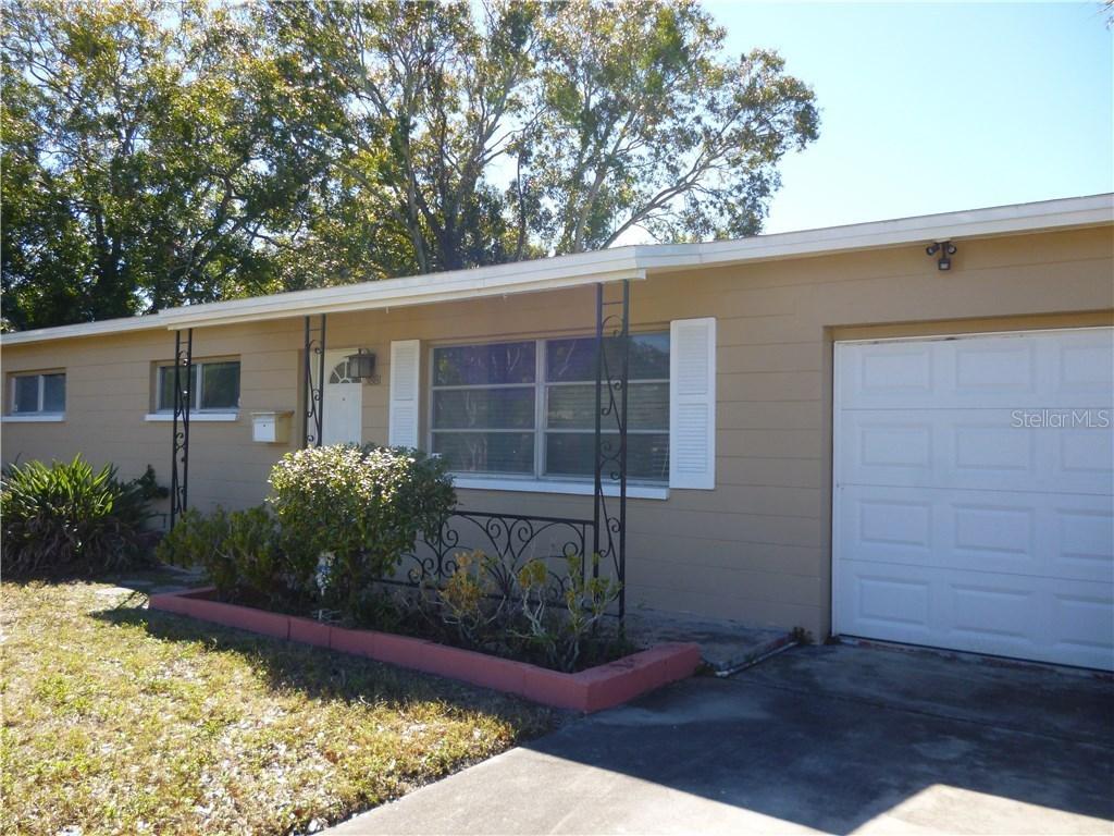 3881 Whiting Dr Se, St Petersburg, FL 33705