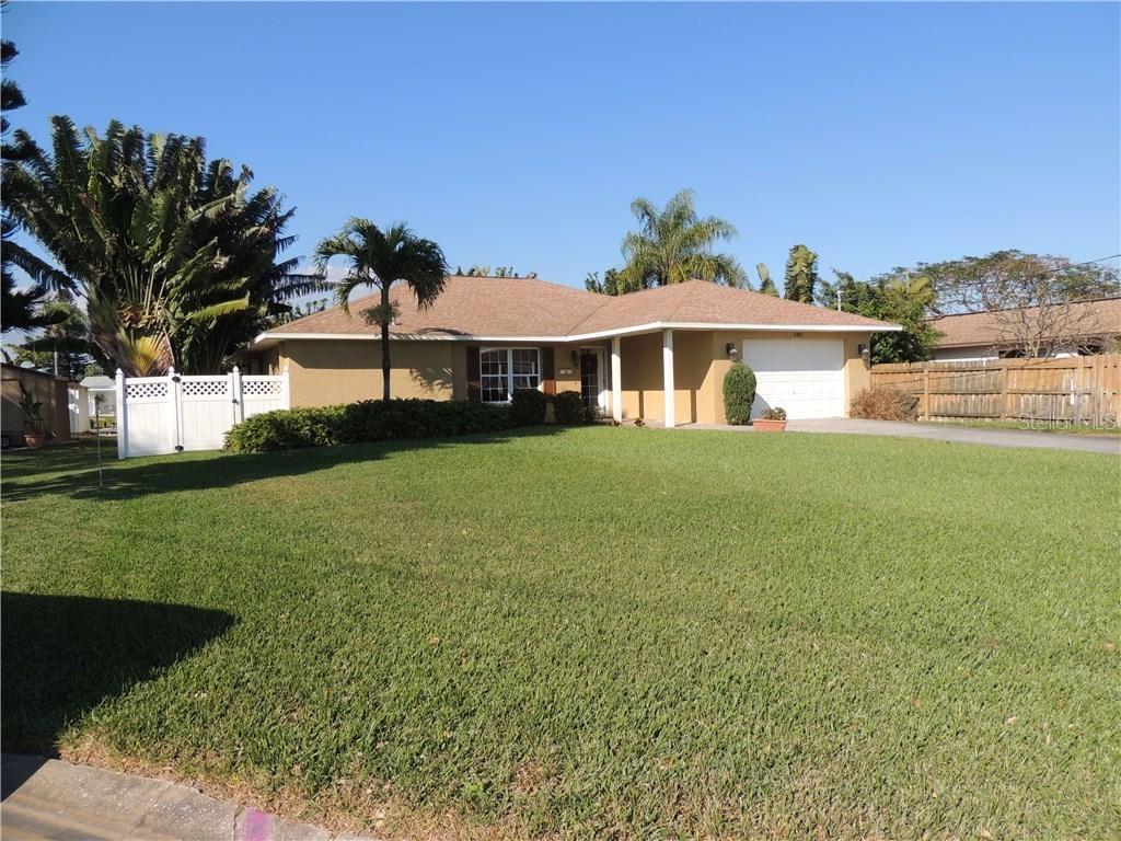 3353 Coquina Key Dr., St Petersburg, FL 33705