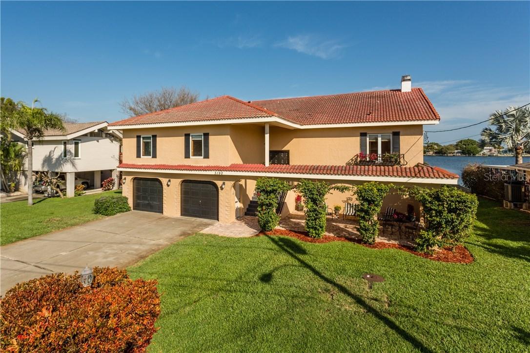 3190 Coquina Key Dr., St Petersburg, FL 33705