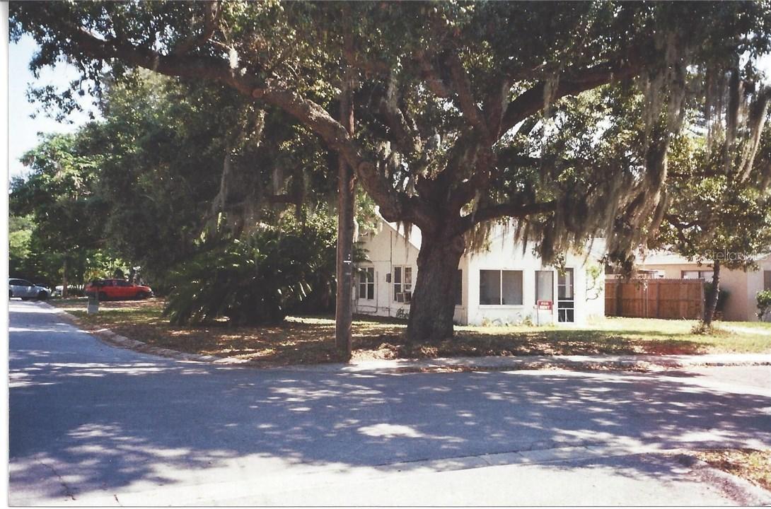 201 10th St., Largo, FL 33770