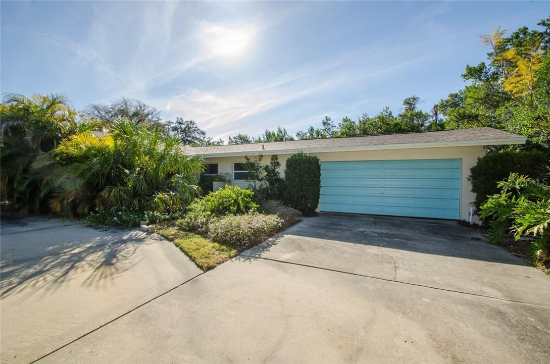 312 Orangewood Ln., Largo, FL 33770