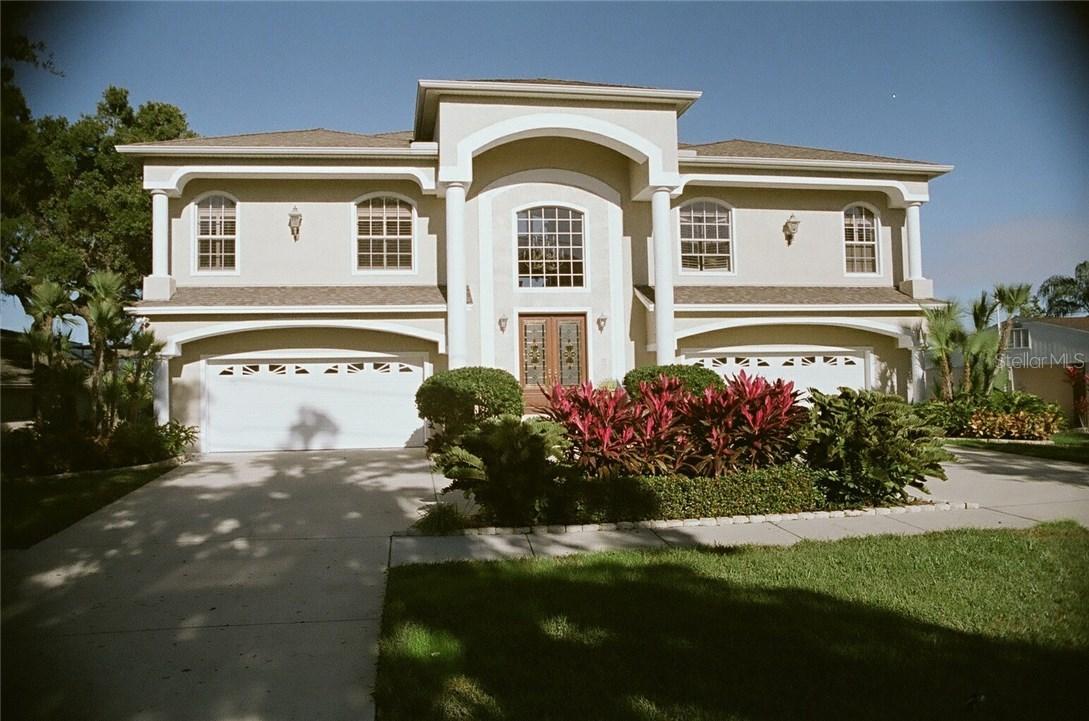 636 Bayshore Dr., Tarpon Springs, FL 34689