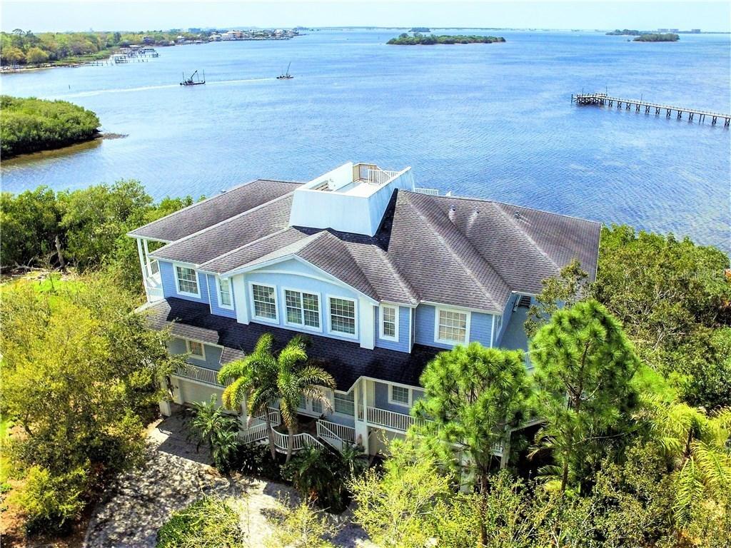 992 Osprey Ct., Palm Harbor, FL 34683