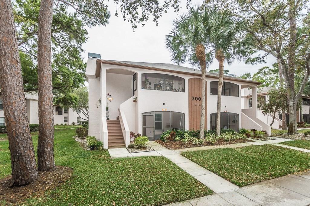 3002 Bonaventure Cir. #202, Palm Harbor, FL 34684