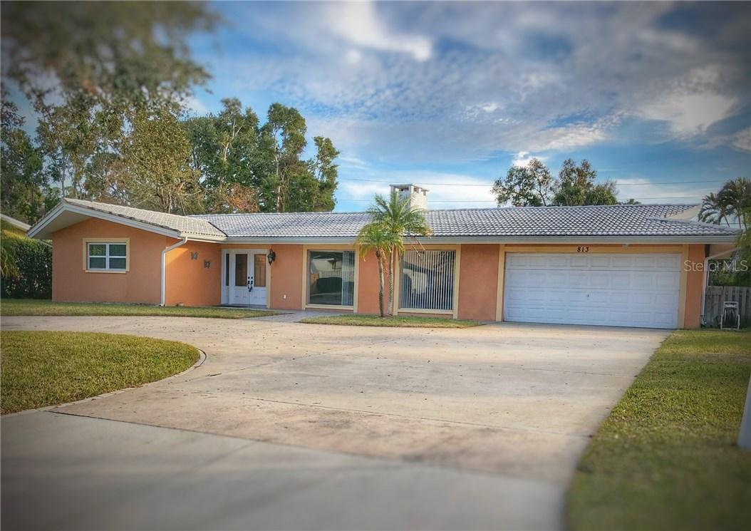 813 Royal Dr., Largo, FL 33770