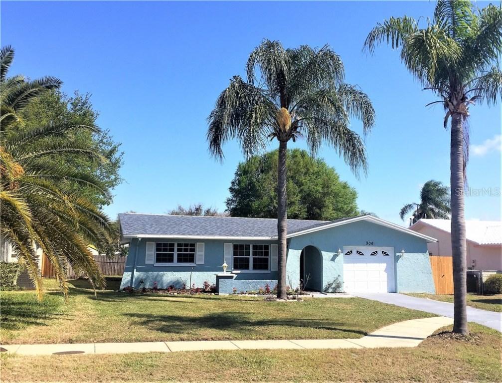306 Inlet Ct., Largo, FL 33756