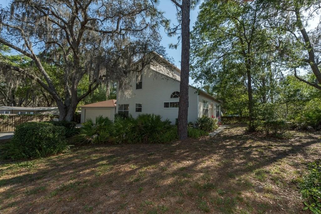 18700 Yocam Ave., Lutz, FL 33549