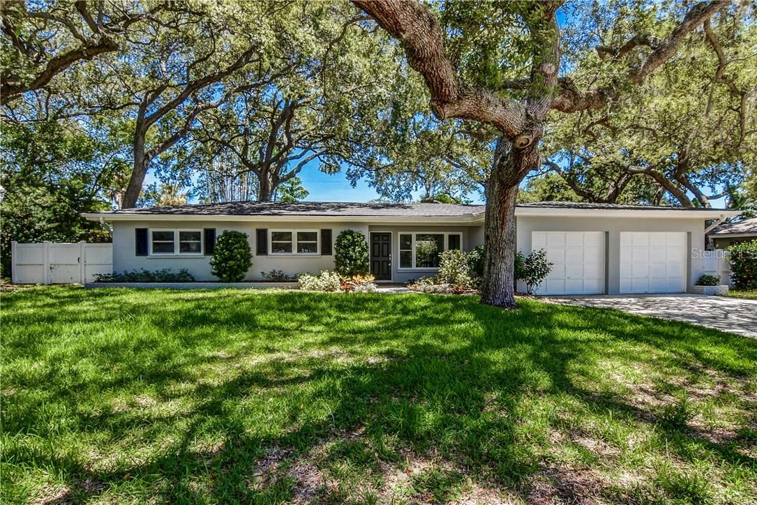 801 Jacaranda Dr., Largo, FL 33770