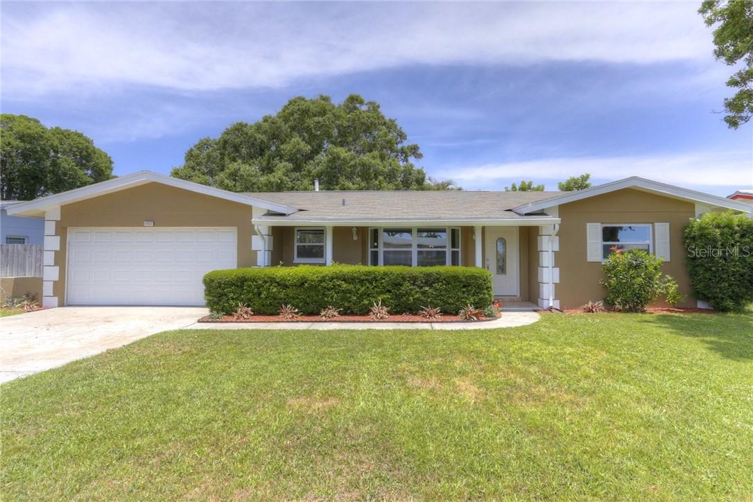 11627 Grove Pl., Seminole, FL 33772