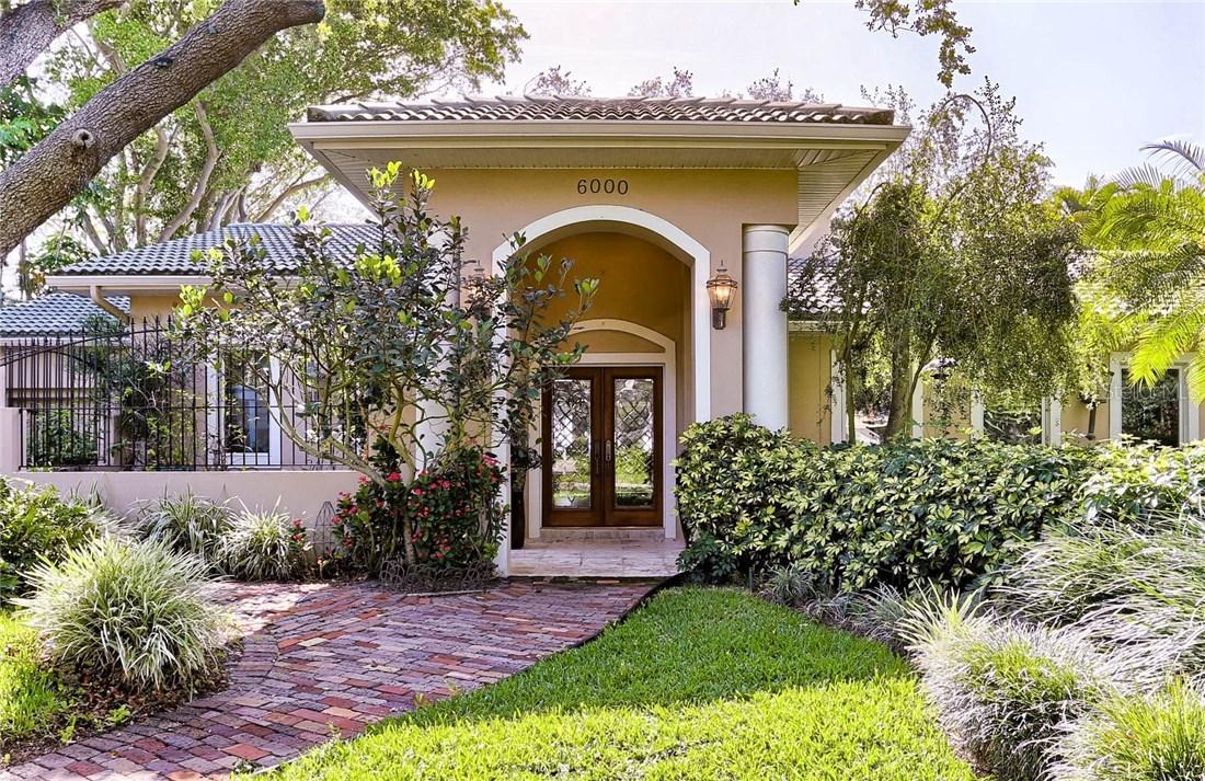 6000 Bahama Shores Dr., St Petersburg, FL 33705