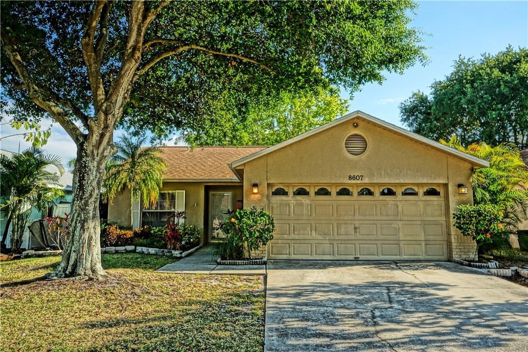 8607 Huntfield St., Tampa, FL 33635