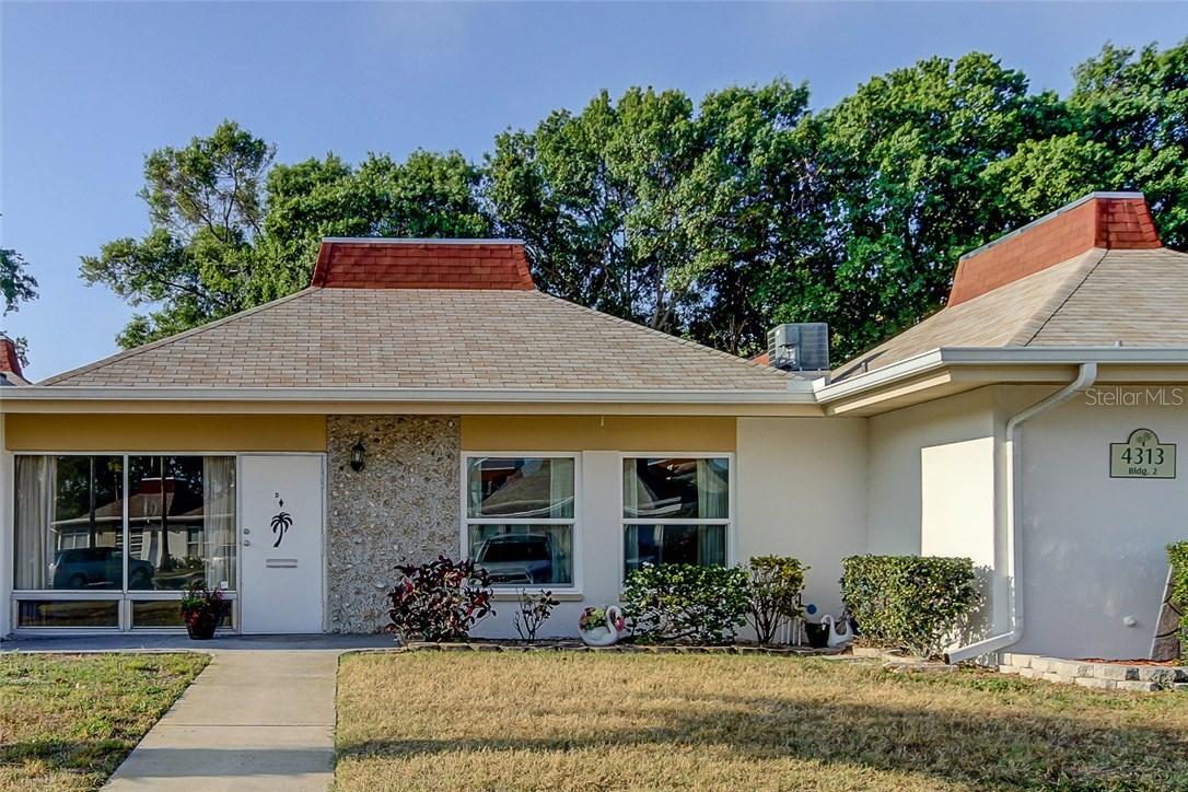 4313 Tahitian Gardens Cir. #D, Holiday, FL 34691