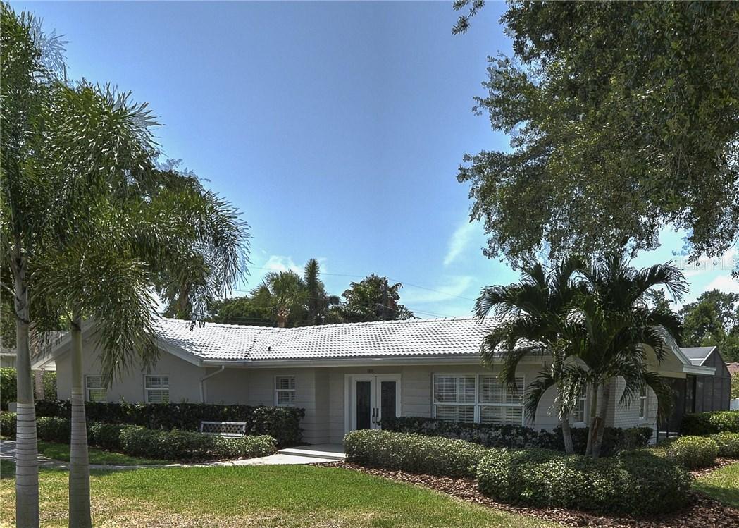 201 Crestwood Ln., Largo, FL 33770