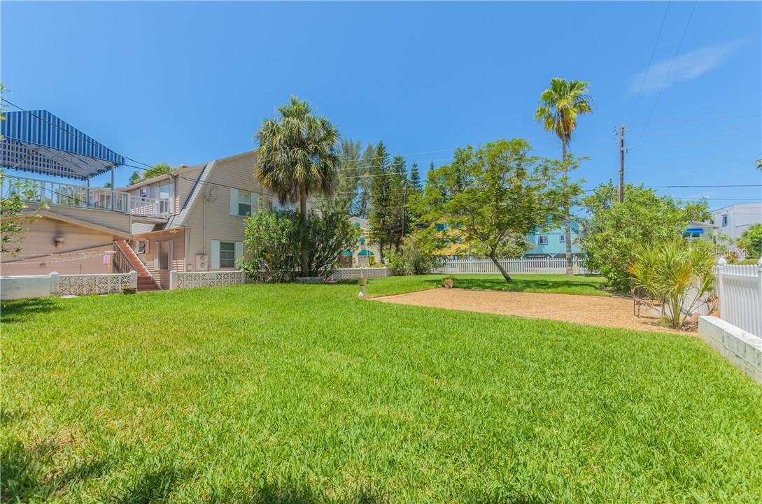 W 86th Ter, Treasure Island, FL 33706