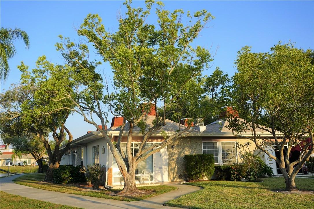 4318 Tahitian Gardens Cir. #H, Holiday, FL 34691