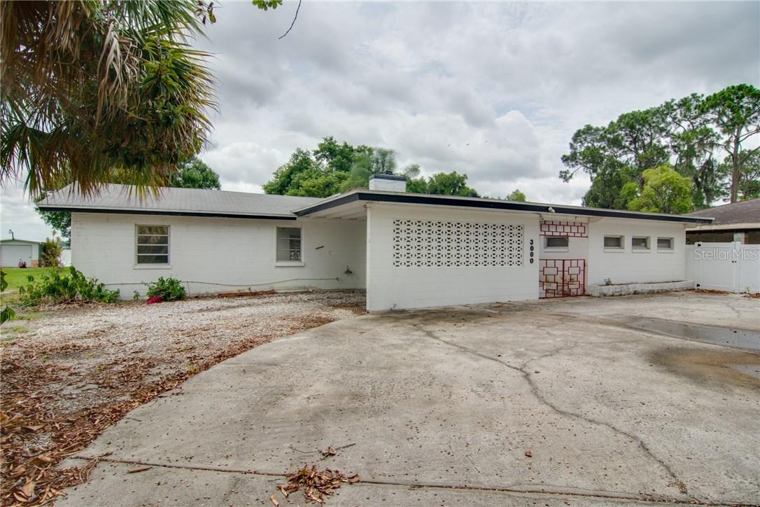 3000 Lakeview Ct., Winter Haven, FL 33881