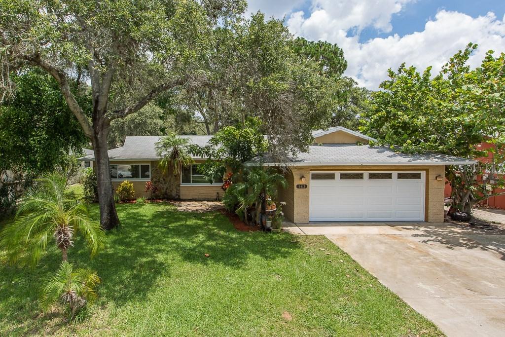 1418 Garden Ave., Tarpon Springs, FL 34689