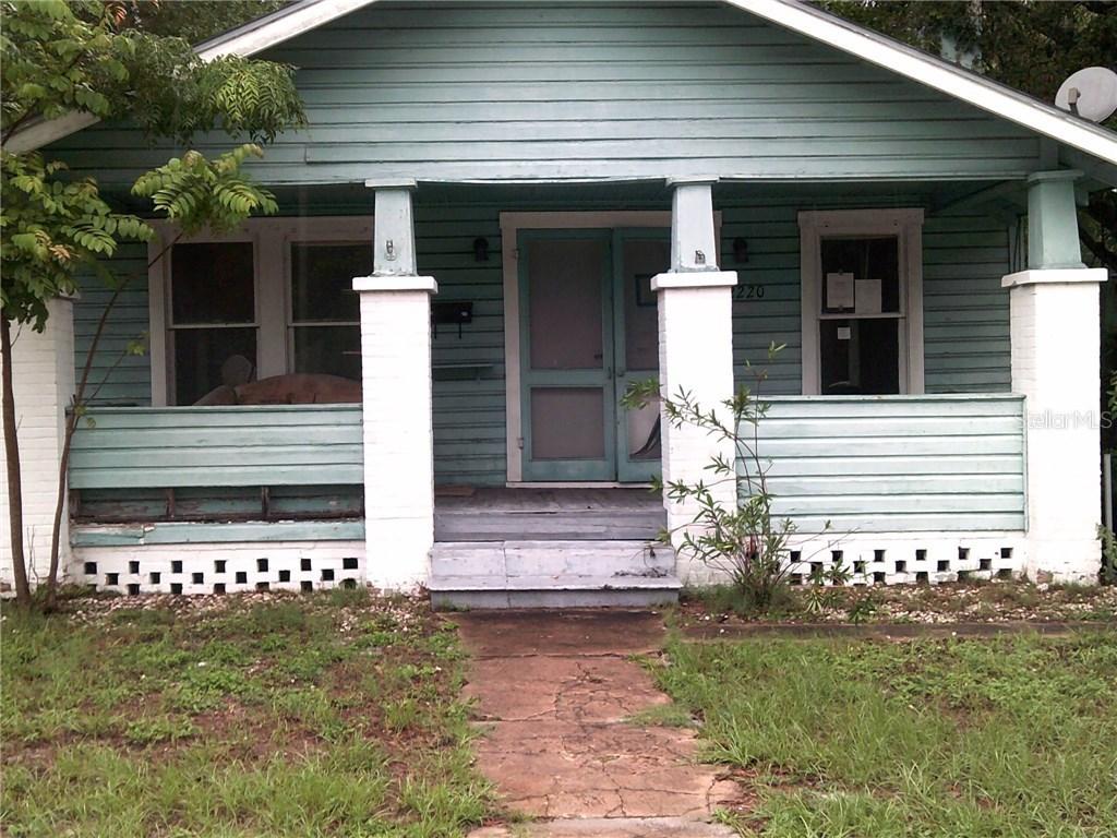 2220 9th Ave., Bradenton, FL 34205