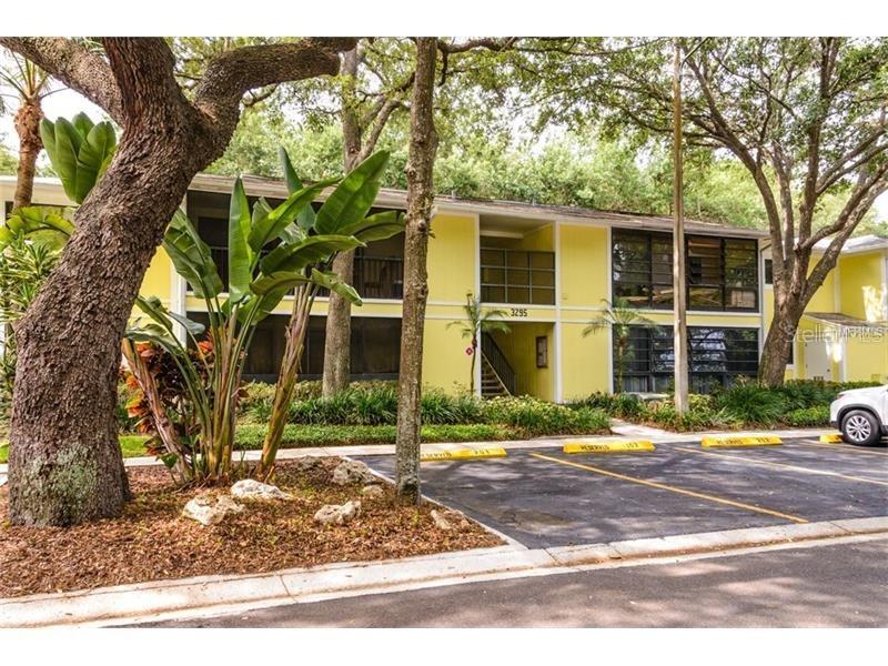 3295 Fox Chase Cir. #208, Palm Harbor, FL 34683