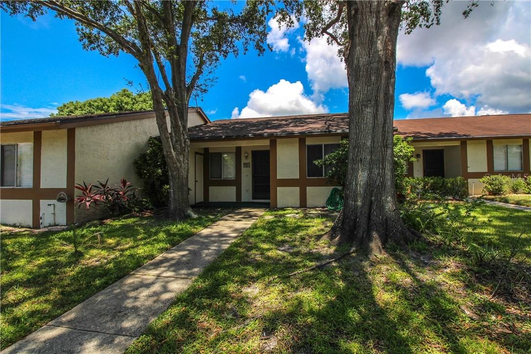 2275 Alden Ln. #B, Palm Harbor, FL 34683