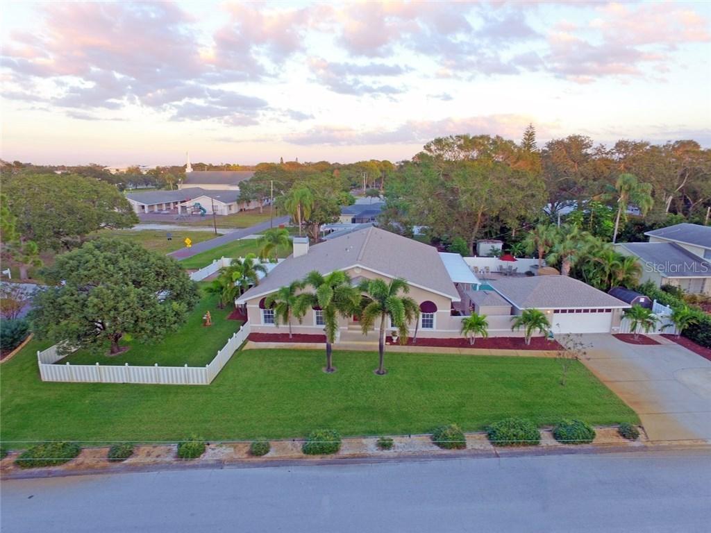 7960 Country Club Rd., St Petersburg, FL 33710