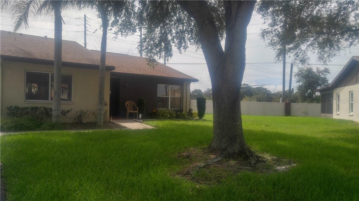 3842 Sailmaker Ln. #End, Holiday, FL 34691