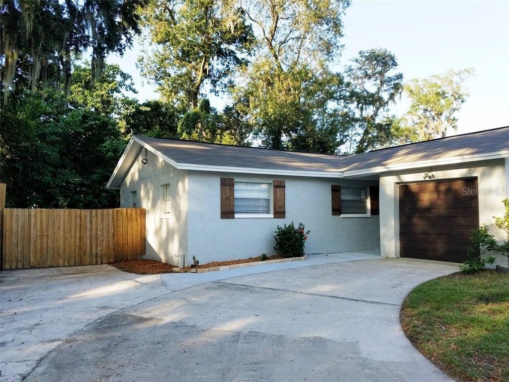 554 Robin Hill Cir., Brandon, FL 33510