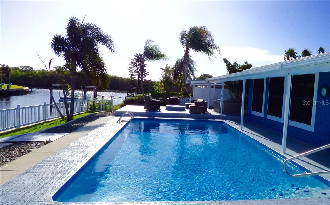 9467 Sun Isle Dr., St Petersburg, FL 33702