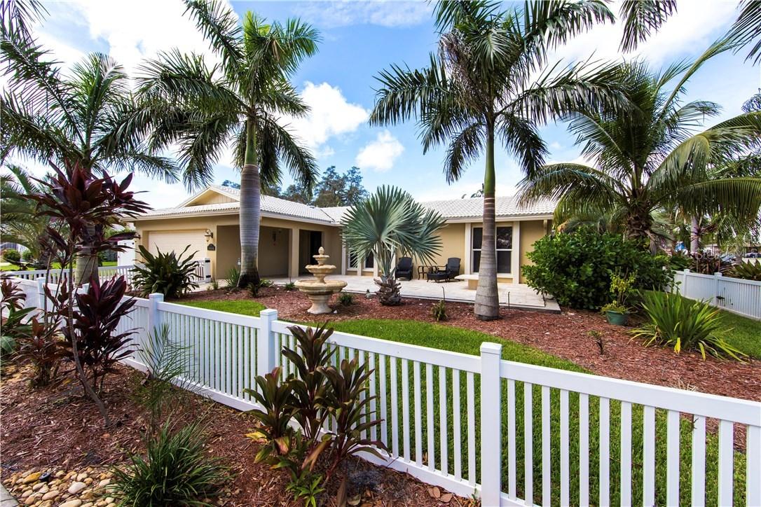 13046 111th Ln., Largo, FL 33778