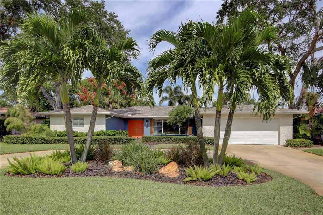 308 Sunny Ln., Belleair, FL 33756