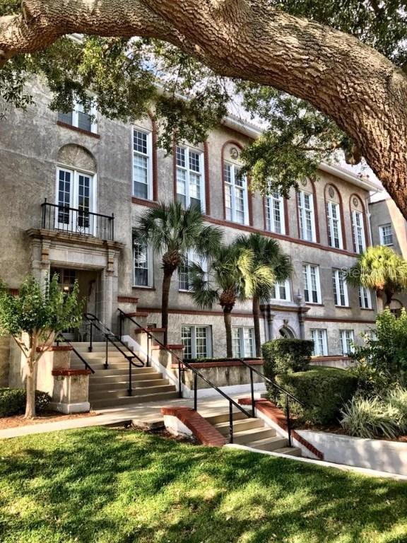 701 Mirror Lake Dr. #218, St Petersburg, FL 33701