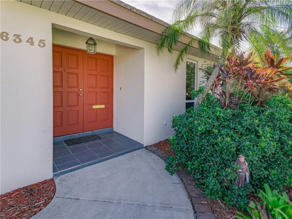6345 Tanglewood Dr., St Petersburg, FL 33702