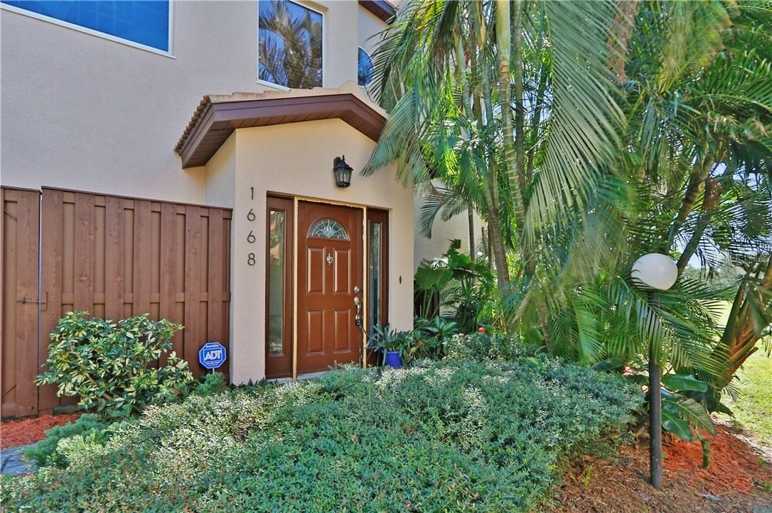 1668 Pelican Creek Crossing, St Petersburg, FL 33707