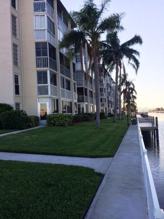 4900 38th Way #104, St Petersburg, FL 33711