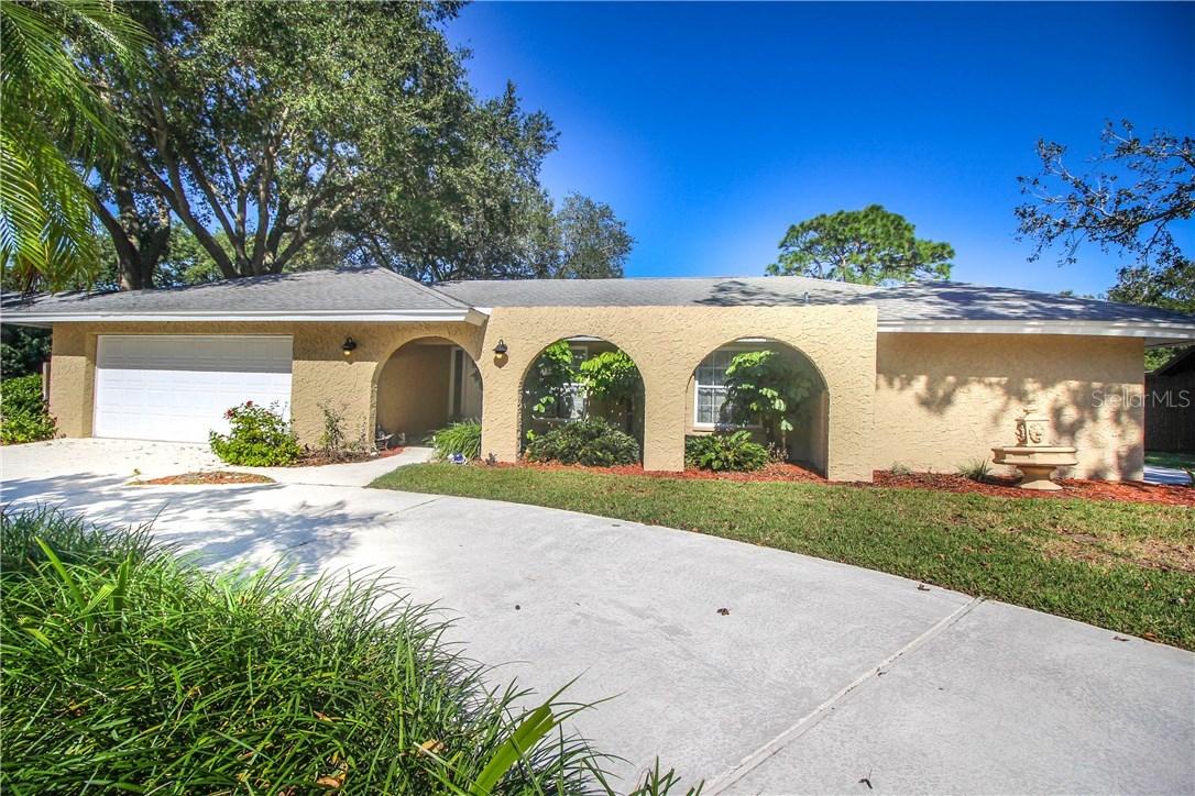 1660 Country Ln., Dunedin, FL 34698