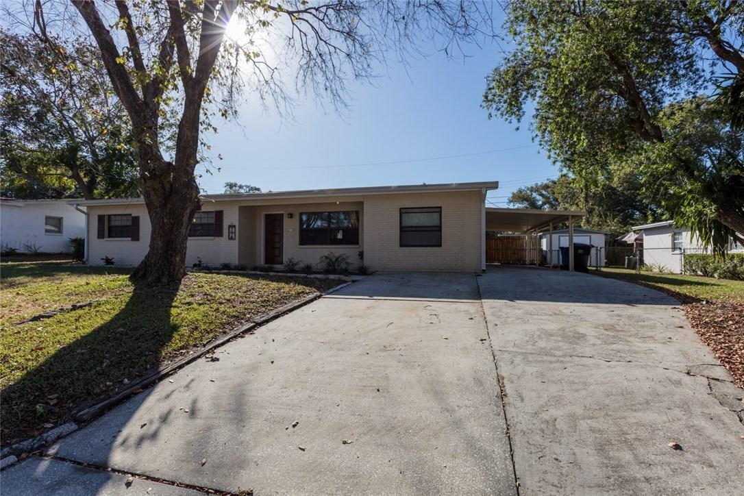 213 Cranberry Ln., Brandon, FL 33510