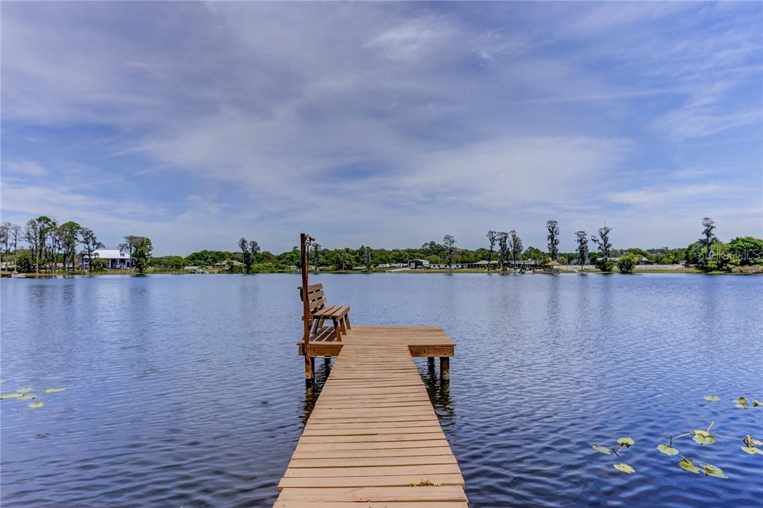 9601 Crescent Dr., Odessa, FL 33556