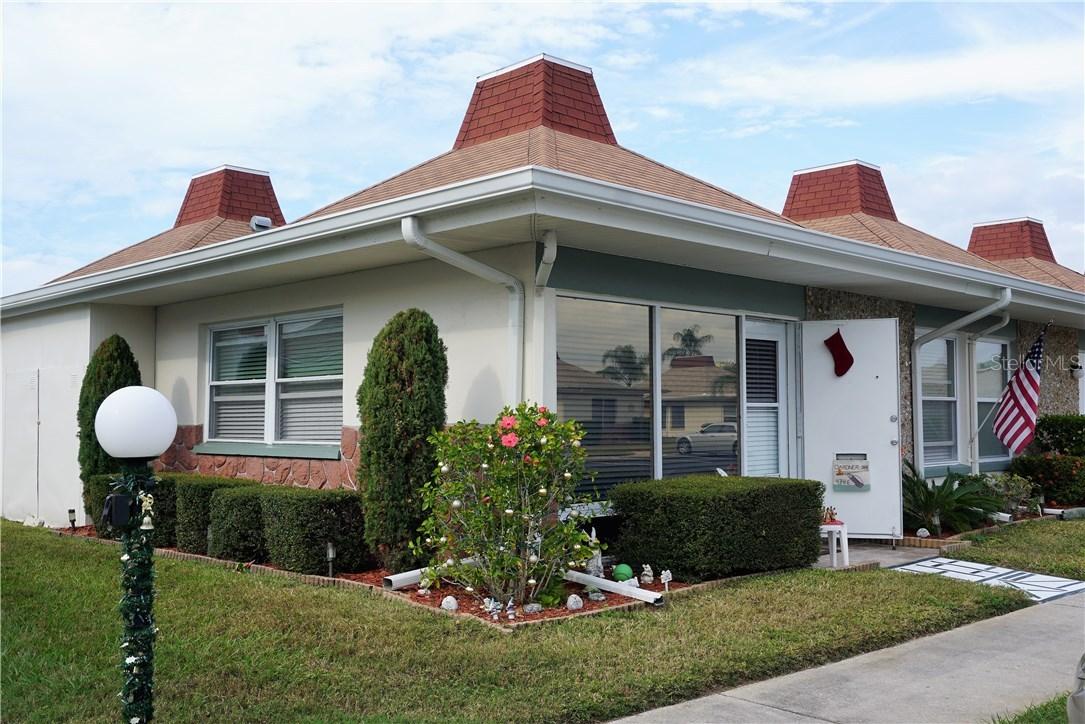 4341 Tahitian Gardens Cir. #E, Holiday, FL 34691